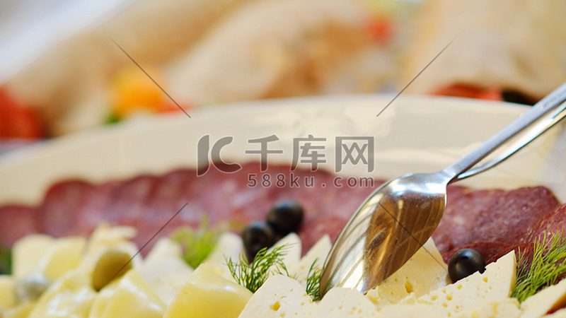 散装膨化食品批发价格揭秘：影响因素与计算方法